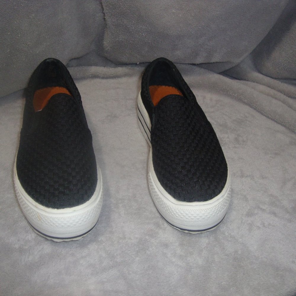 Bernie Mev  High V Verona black stretch weave slip on shoe/sneaker size 39 /8.5